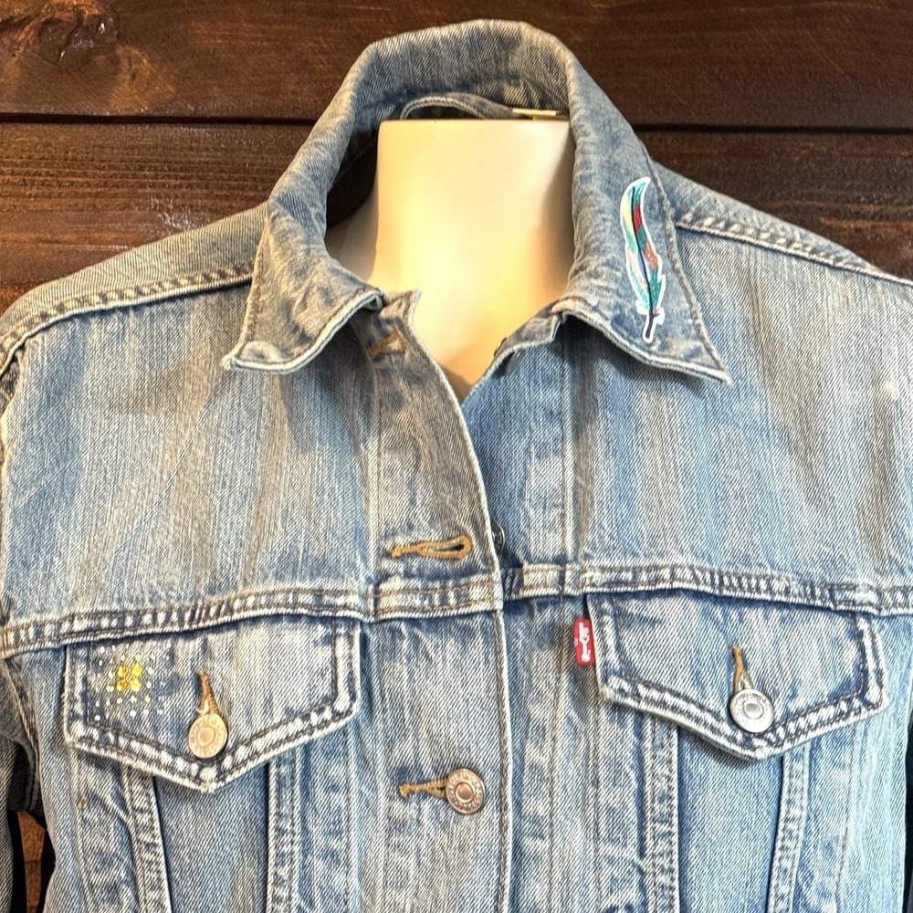 Levi's Premium Custom Embroidered Sequined Patch Trucker Jacket Women's S/M - Picture 11 of 13
